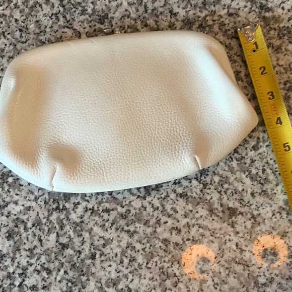 Vintage 1950's Kisslock Clasp Pebbled Leather Clutch Purse. - Picture 3 of 5